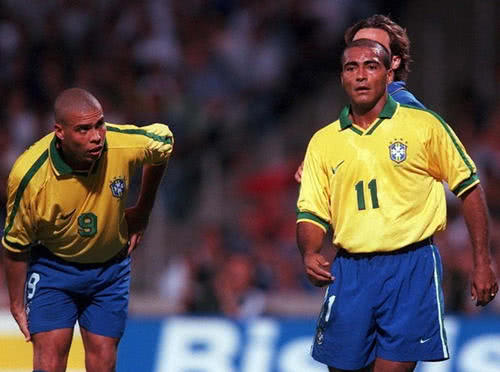 相比之下 相比之下